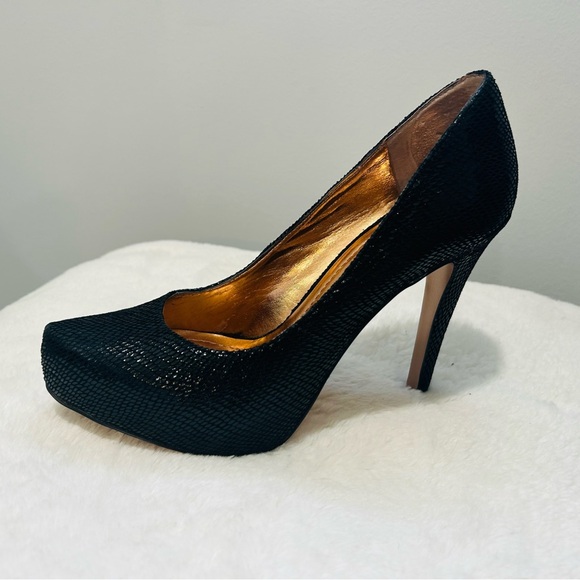 BCBG platform shoes, size 7.5, BLACK, heel 5', Worn once, good condition. - Picture 4 of 11